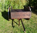 tył skrzyni otwierany ,wys boku 30 cm, koła  śr 90cm - 