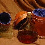 Pojemnik na szkło z ręcznie wszytą wyściółką z lnu - 